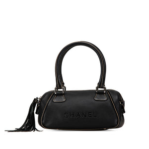 シャネル ロゴ型押し フリンジ ハンドバッグ ミニボストンバッグ A23050 ブラック レザー レディース CHANEL 【中古】