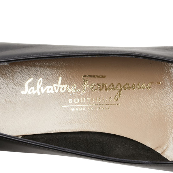 サルヴァトーレフェラガモ ヴァラ パンプス サイズ：6 ブラック ゴールド レザー レディース Salvatore Ferragamo 【中古】