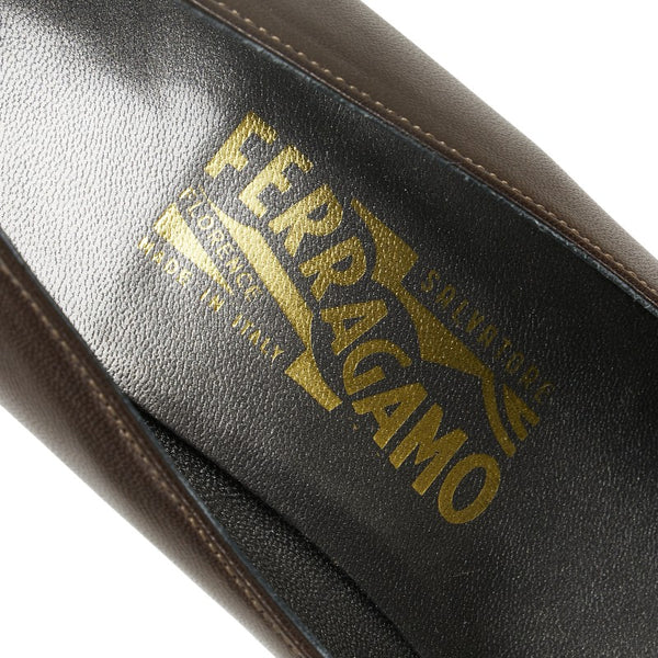 サルヴァトーレフェラガモ パンプス ハイヒール サイズ：8 1/2C ブラウン レザー レディース Salvatore Ferragamo 【中古】