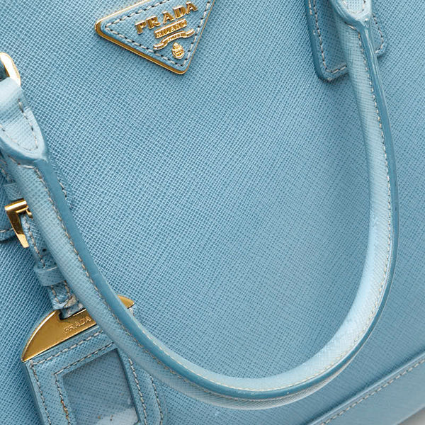 プラダ 三角ロゴプレート サフィアーノ ハンドバッグ ライトブルー レザー レディース PRADA 【中古】