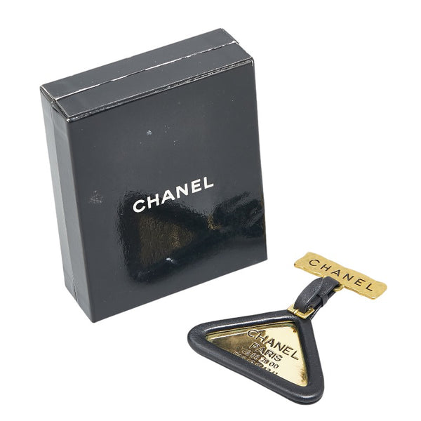 シャネル ヴィンテージ 三角プレート  ブローチ ゴールド ブラック メッキ レザー レディース CHANEL 【中古】