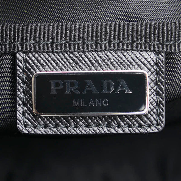 プラダ 三角ロゴプレート ポーチ ブラック ナイロン レディース PRADA 【中古】