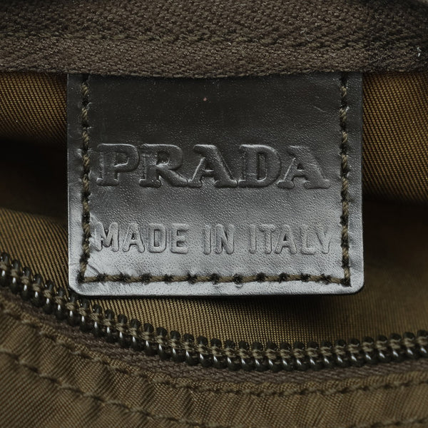 プラダ 三角ロゴプレート ポーチ MV1 カーキ ナイロン レディース PRADA 【中古】