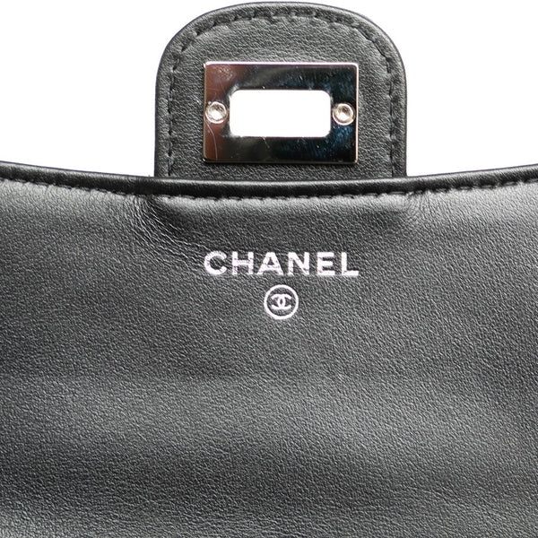 シャネル シェブロン Vステッチ 斜め掛け チェーンショルダーバッグ  ブラック ラムスキン レディース CHANEL 【中古】