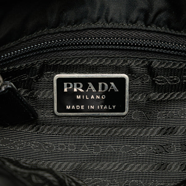 プラダ 三角ロゴプレート 斜め掛け ショルダーバッグ ブラック ナイロン レザー レディース PRADA 【中古】