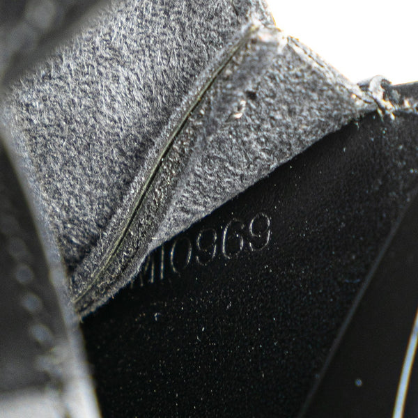 ルイ ヴィトン エピ ミニュイ 斜め掛け ショルダーバック M52392 ノワール ブラック レザー レディース LOUIS VUITTON 【中古】