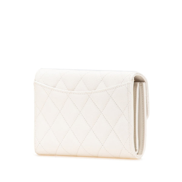 シャネル マトラッセ ココマーク 二つ折り財布 ホワイト キャビアスキン レディース CHANEL 【中古】