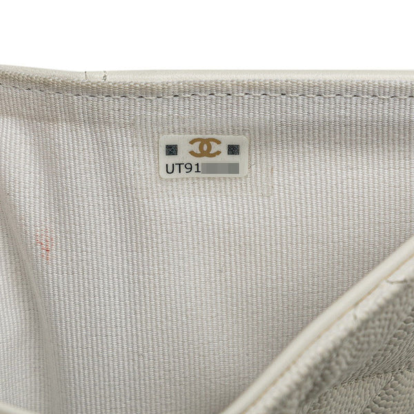 シャネル マトラッセ ココマーク 二つ折り財布 ホワイト キャビアスキン レディース CHANEL 【中古】