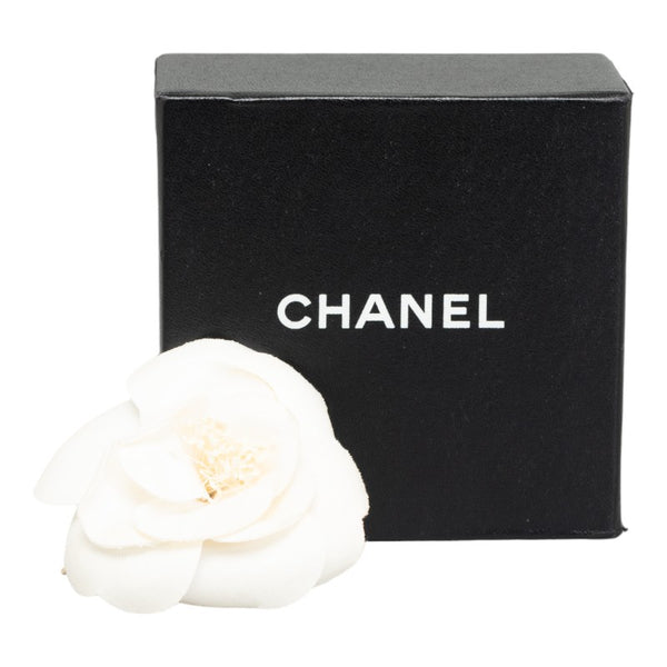 シャネル カメリア コサージュ ホワイト キャンバス レディース CHANEL 【中古】