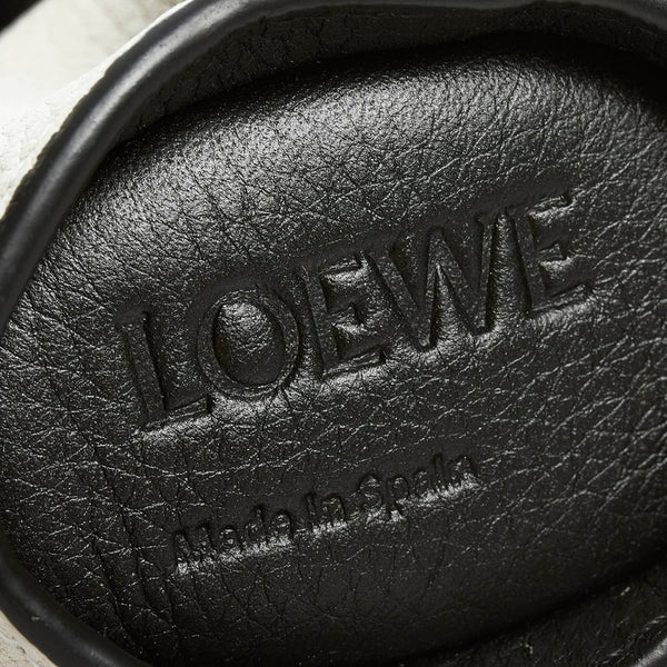 ロエベ バニー チャーム チャーム ホワイト カーフ レディース LOEWE 【中古】