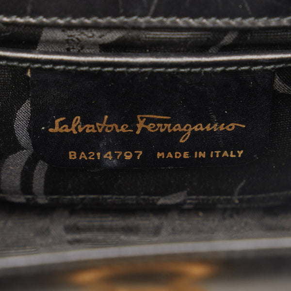 サルヴァトーレフェラガモ ガンチーニ 斜め掛け ミニショルダーバッグ BA21 4797 ブラック レザー レディース Salvatore Ferragamo 【中古】