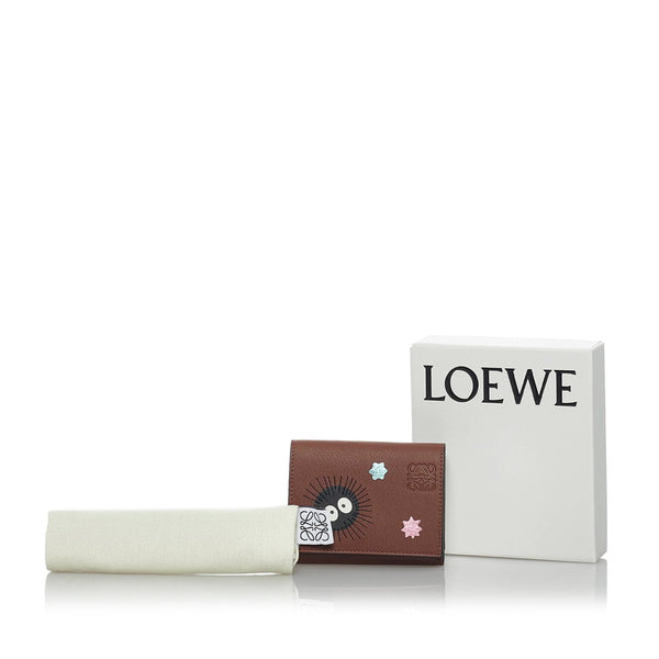 ロエベ × ジブリ 千と千尋 コラボ まっくろくろすけ 三つ折り財布 ハバナ レザー レディース LOEWE 【中古】